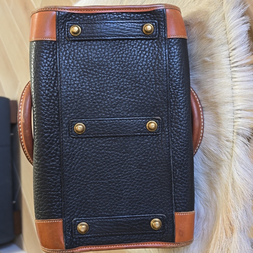 Dooney & Bourke Handbag - Picture 5 of 10